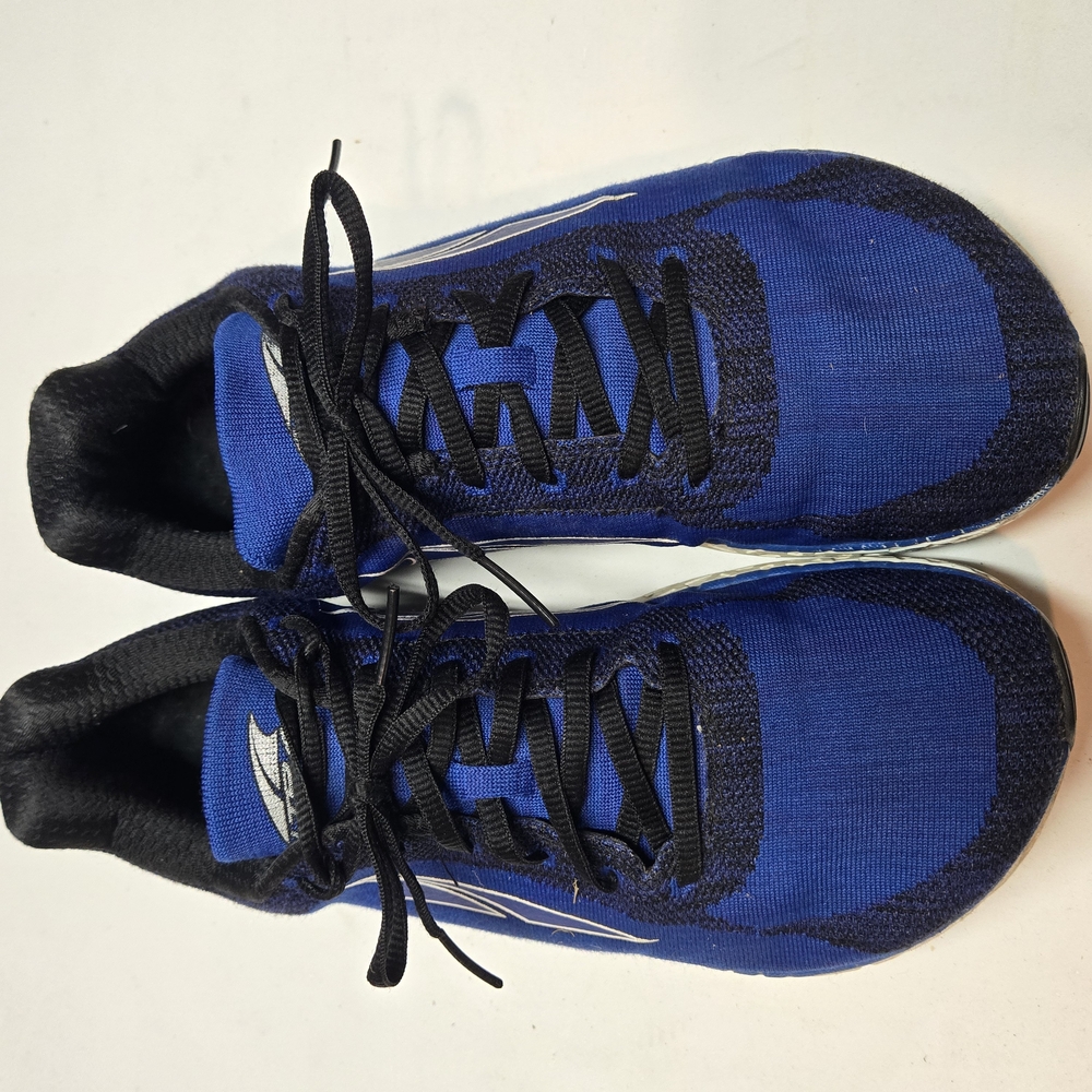 Altra Athletic Shoes Blue and Black Streamlined Design